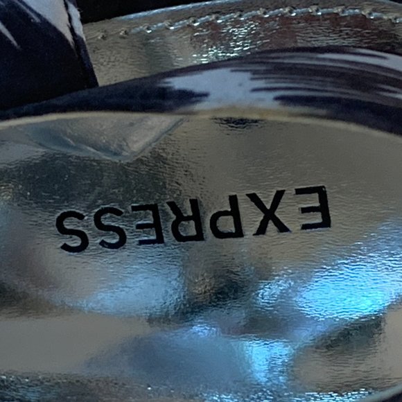 NWT Express - Black and White Peep Toe Platform Pumps, size 10 - Picture 6 of 16